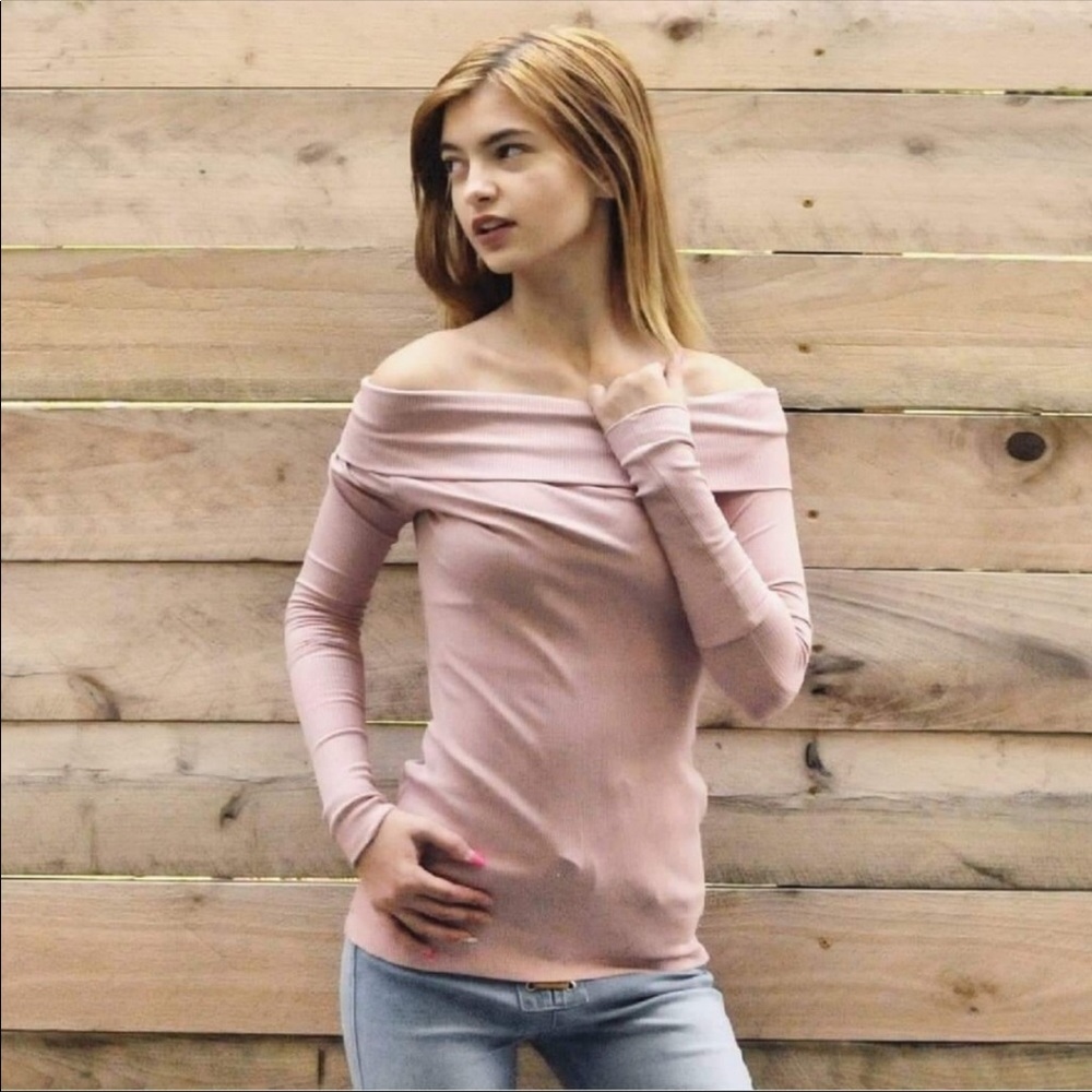 Super Cute Ribbed Off Shoulder Top